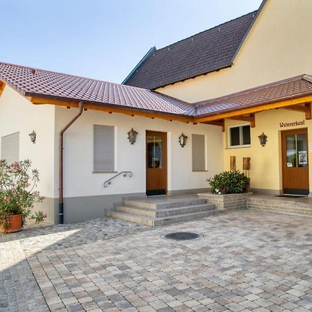Gaestehaus Weingut Politschek Bad Friedrichshall Exterior foto