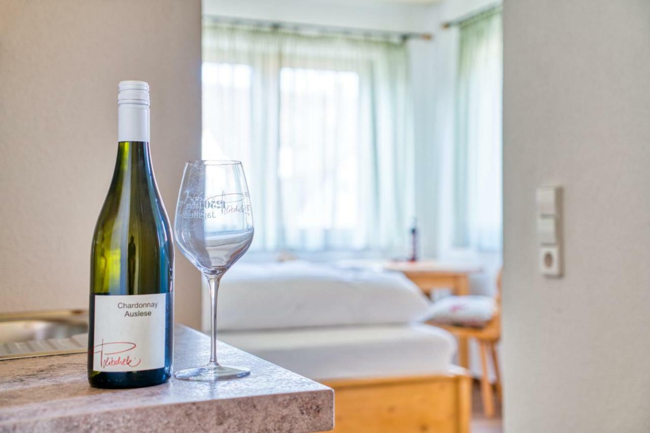 Gaestehaus Weingut Politschek Bad Friedrichshall Exterior foto
